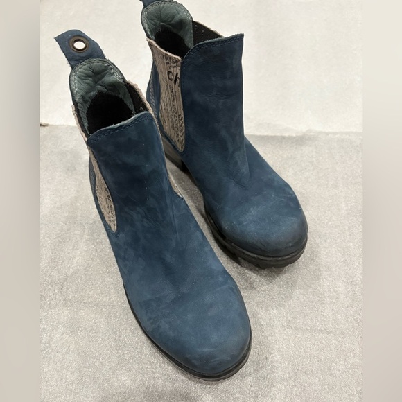 Bueno Shoes - [38/7-7-5]Bueno Lavorazione Artigiana Blue Chelsea Ankle Boots
